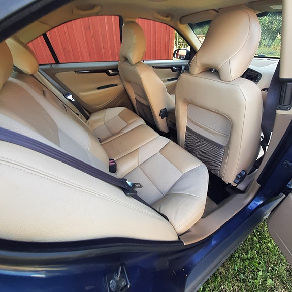 Volvo S60 7 of 13