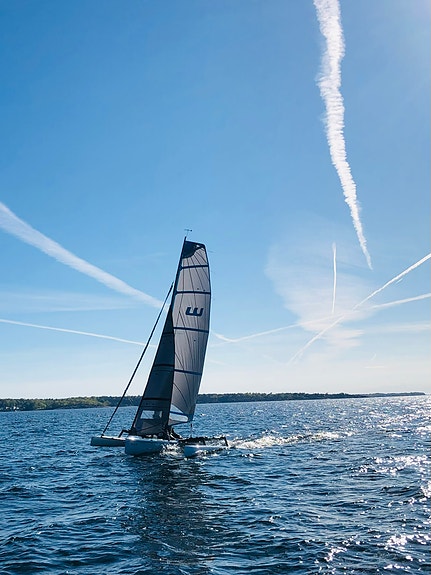 WETA 4.4 - skick som ny - jolle trimaran - ha roligast på sjön 2 of 13