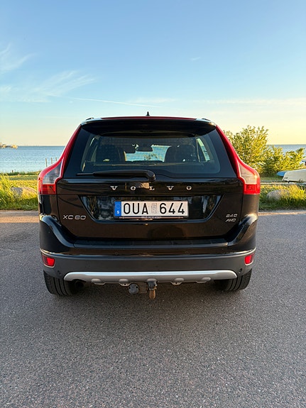 Volvo XC60 5 of 9