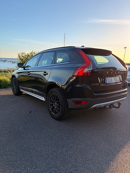 Volvo XC60 4 of 9
