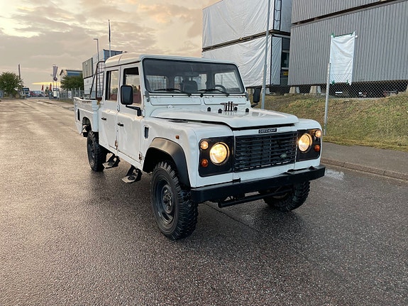 Land Rover Defender 130 5 of 9
