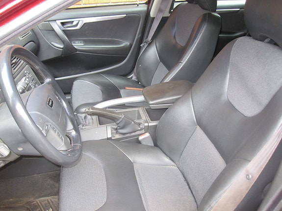 Volvo XC70 4 of 6