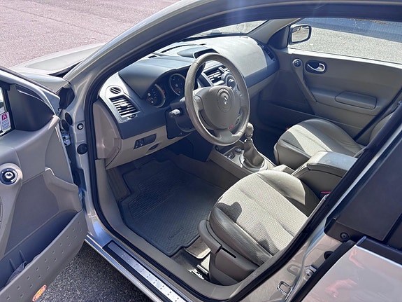 Renault Megane II 5 of 10