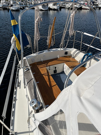 Facil 35 – väl omhändertagen och välutrustad med fina seglingsegenskaper 7 of 14