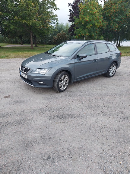Seat Leon 2 of 3