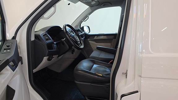 Volkswagen Transporter 6 of 13