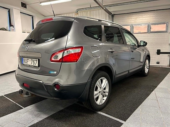 Nissan Qashqai+2 2 of 19
