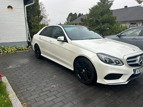 Mercedes-Benz E250 2 of 8