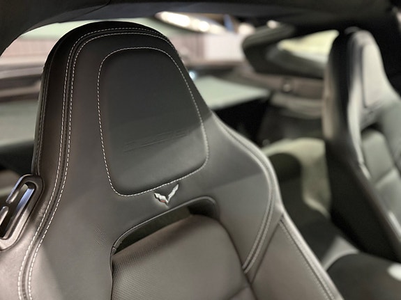 Chevrolet Corvette 15 of 18
