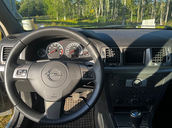 Opel Vectra 2 of 4