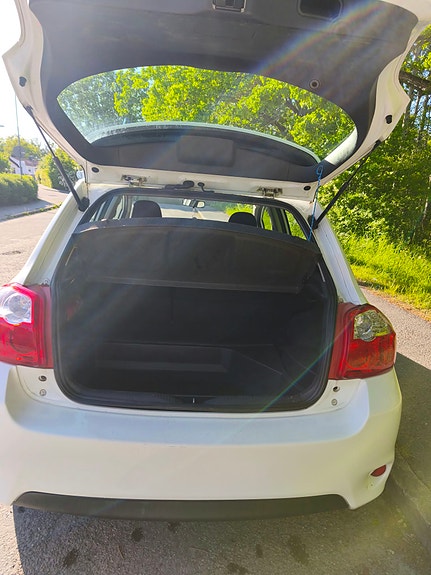 Toyota Auris 7 of 9