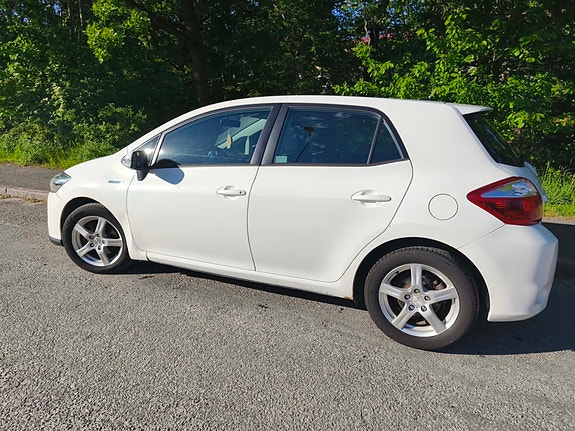 Toyota Auris 4 of 9