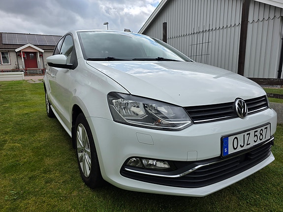 Volkswagen Polo 2 of 8