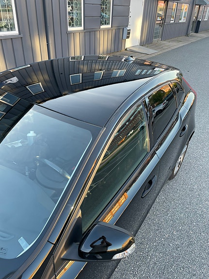 Volvo V40 4 of 6
