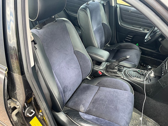 Lexus IS200 6 of 10