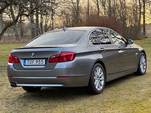 BMW 530d 3 of 5