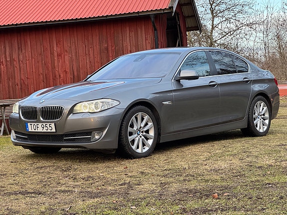 BMW 530d 2 of 5