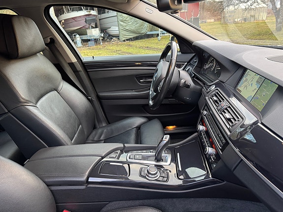 BMW 530d 4 of 5