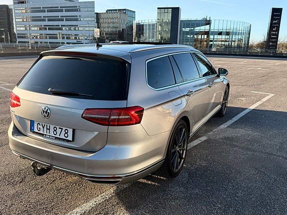 Volkswagen Passat 3 of 8