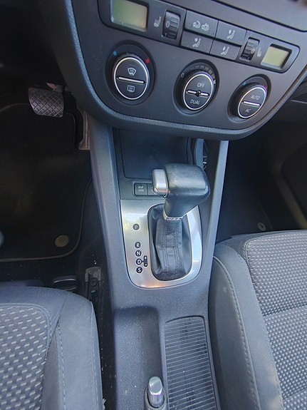 Volkswagen Golf V 2 of 14