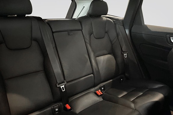 Volvo XC60 10 of 13