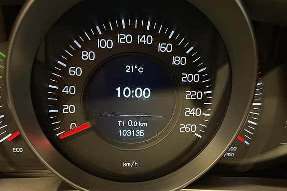Volvo V40 12 of 15