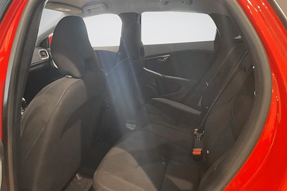 Volvo V40 7 of 15