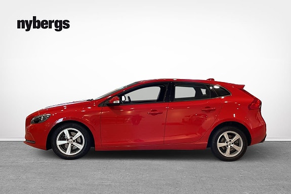 Volvo V40 2 of 15