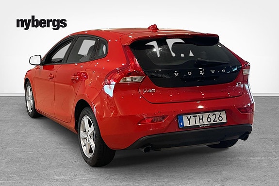 Volvo V40 3 of 15