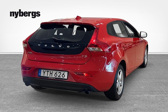 Volvo V40 4 of 15