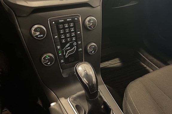 Volvo V40 13 of 15