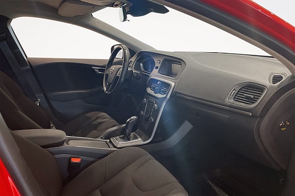 Volvo V40 9 of 15