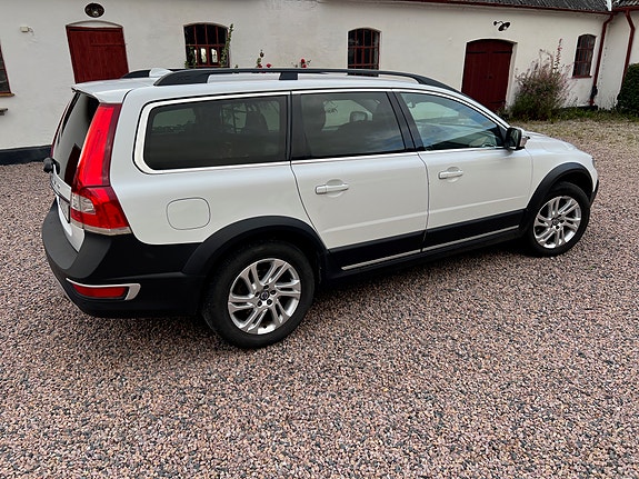 Volvo XC70 3 of 13