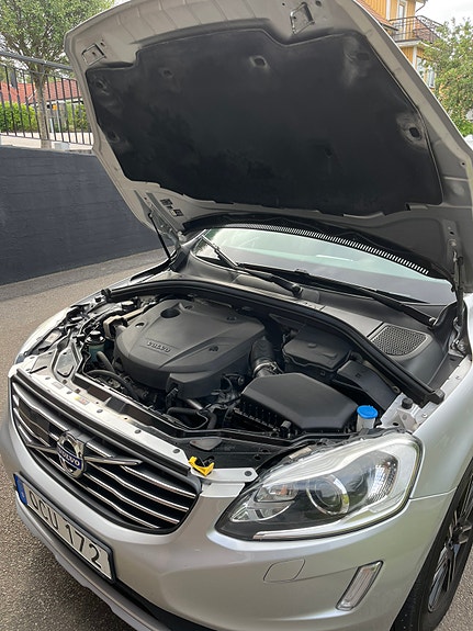 Volvo XC60 6 of 8