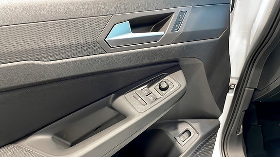 Ford Connect Tourneo 11 of 21
