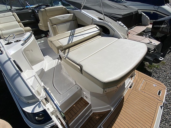 Regal 28 Express 2012 | Volvo Penta 300 hk | 401 h | Mycket gjort 8 of 15