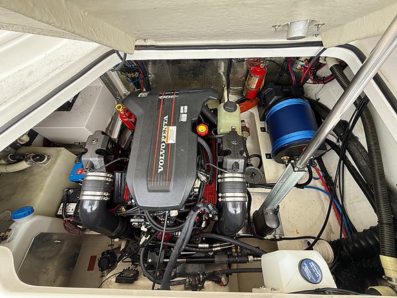 Regal 28 Express 2012 | Volvo Penta 300 hk | 401 h | Mycket gjort 14 of 15