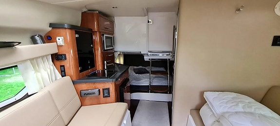 Regal 28 Express 2012 | Volvo Penta 300 hk | 401 h | Mycket gjort 13 of 15