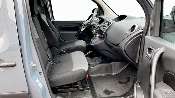 Nissan NV250 3 of 14