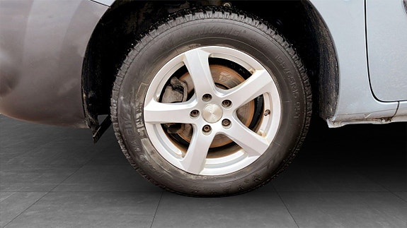Nissan NV250 9 of 14