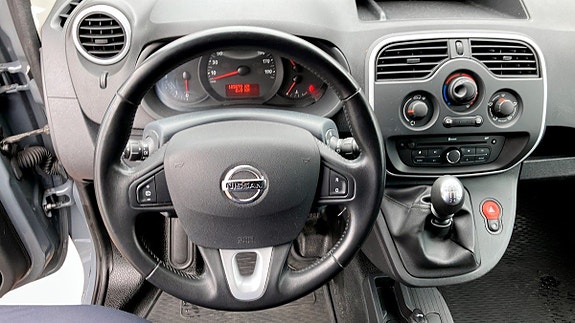 Nissan NV250 13 of 14