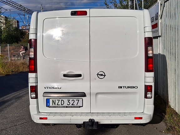 Opel Vivaro 10 of 12