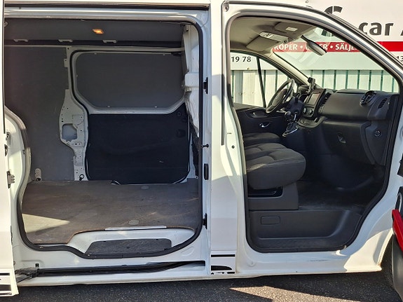 Opel Vivaro 7 of 12