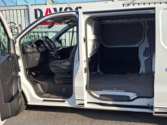Opel Vivaro 8 of 12