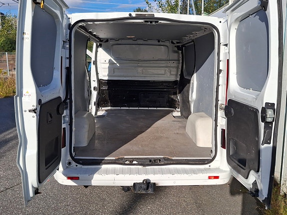 Opel Vivaro 12 of 12