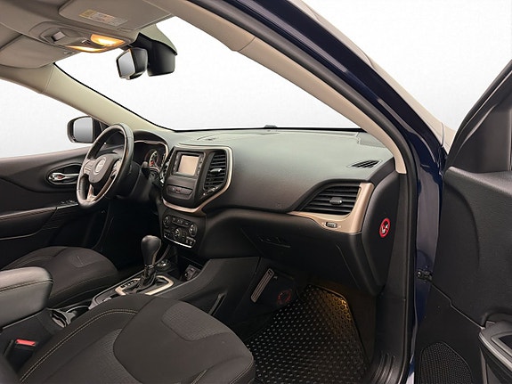 Jeep Cherokee 24 of 30