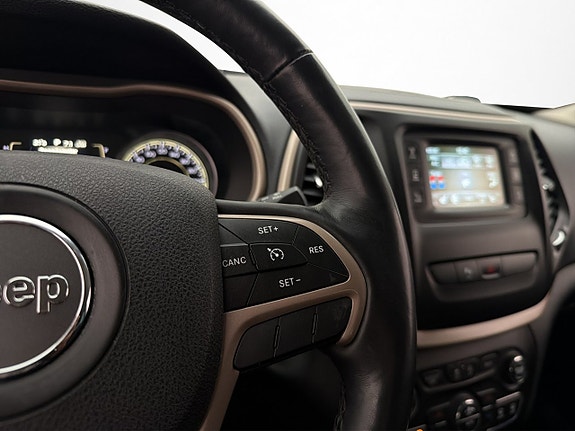Jeep Cherokee 17 of 30