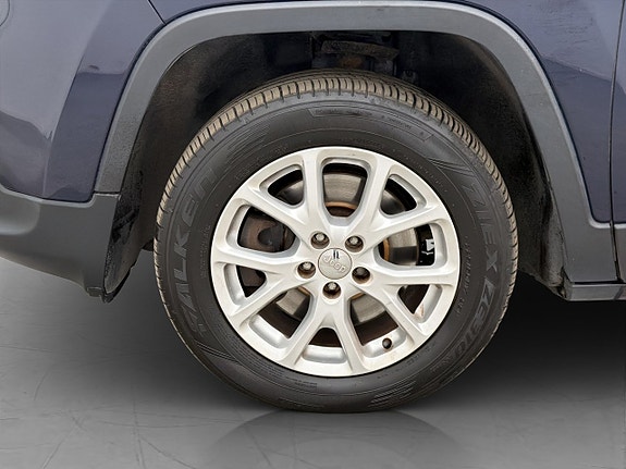 Jeep Cherokee 28 of 30
