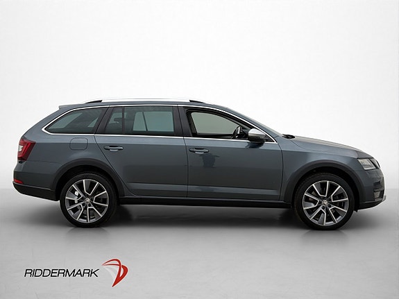 Skoda Octavia Scout 4 of 30