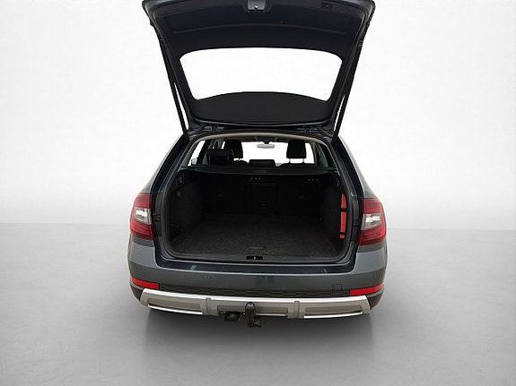Skoda Octavia Scout 18 of 30